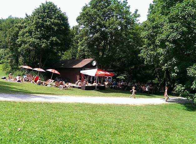 Relaxen am Feldmochinger See bei Andys Seehäusl